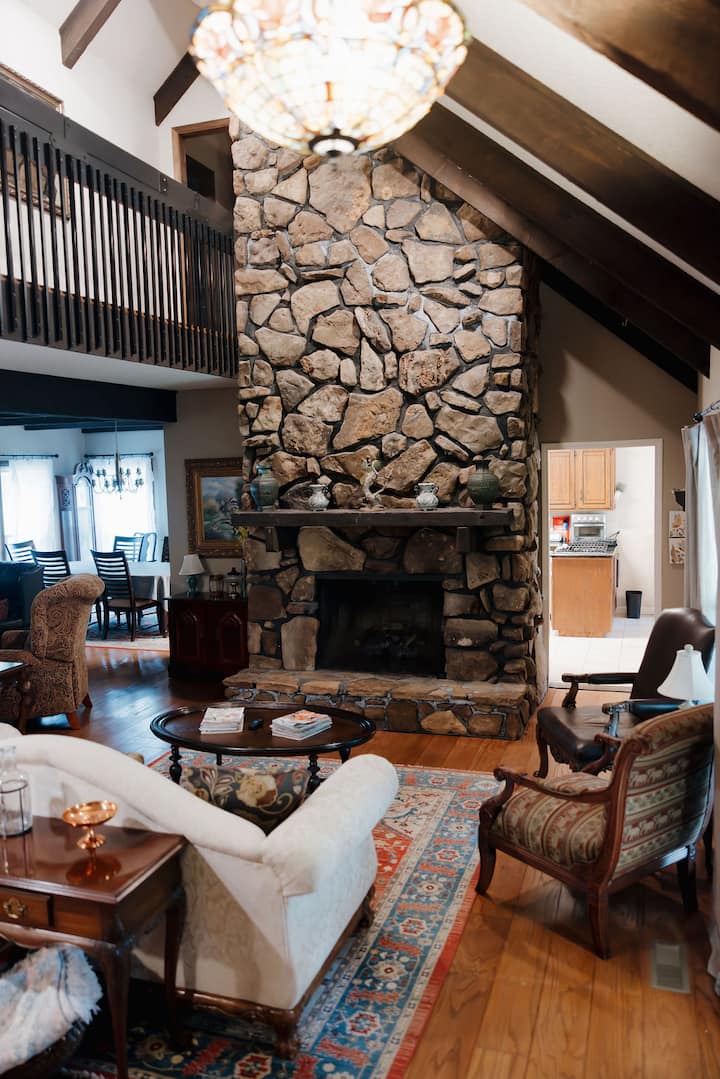 Four Oak Farms Lodge
Pool, Pickleball,games & More - Alabama