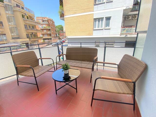 Golden Essence Apartment {terrace & metro} gallery image 3