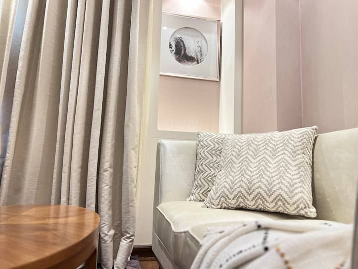 Chic Studio In Mall With Rooftop Pool - Gurugram