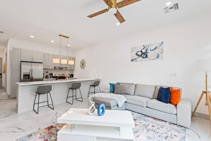 New! Coastal Elegance Modern Condo In Paradise - ナッソー