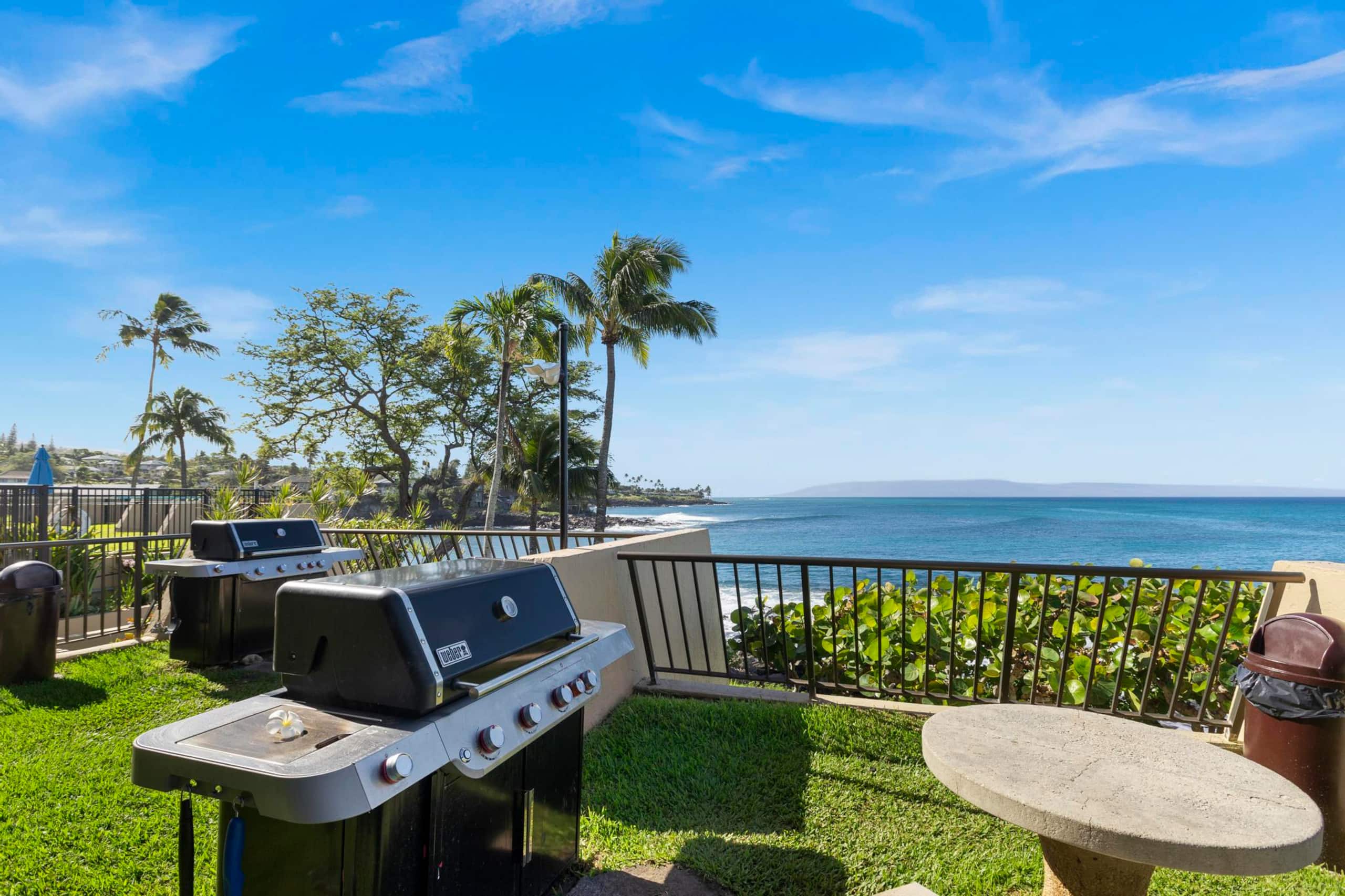 Townhouse in Lahaina · ★4.94 · 1 bedroom · 2 beds · 1 bath - Image 35