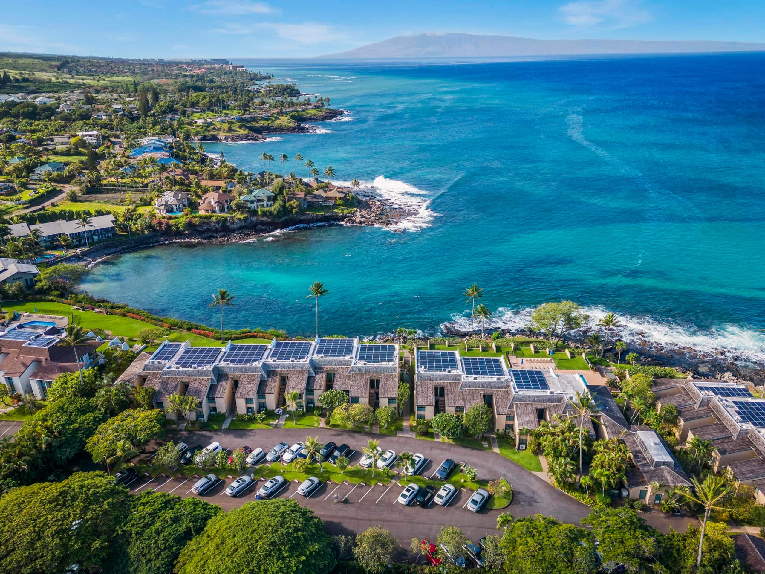 Townhouse in Lahaina · ★4.94 · 1 bedroom · 2 beds · 1 bath - Image 33
