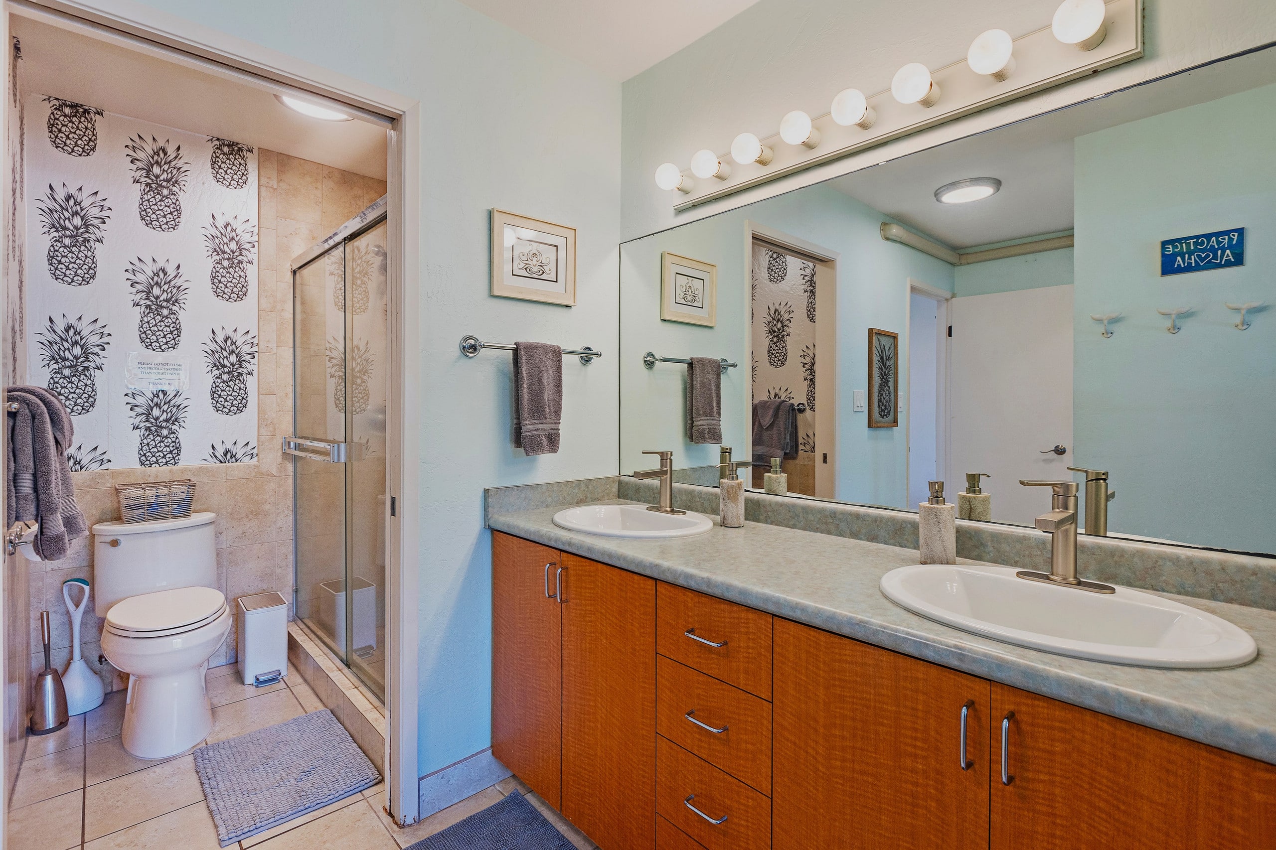 Townhouse in Lahaina · ★4.94 · 1 bedroom · 2 beds · 1 bath - Image 25