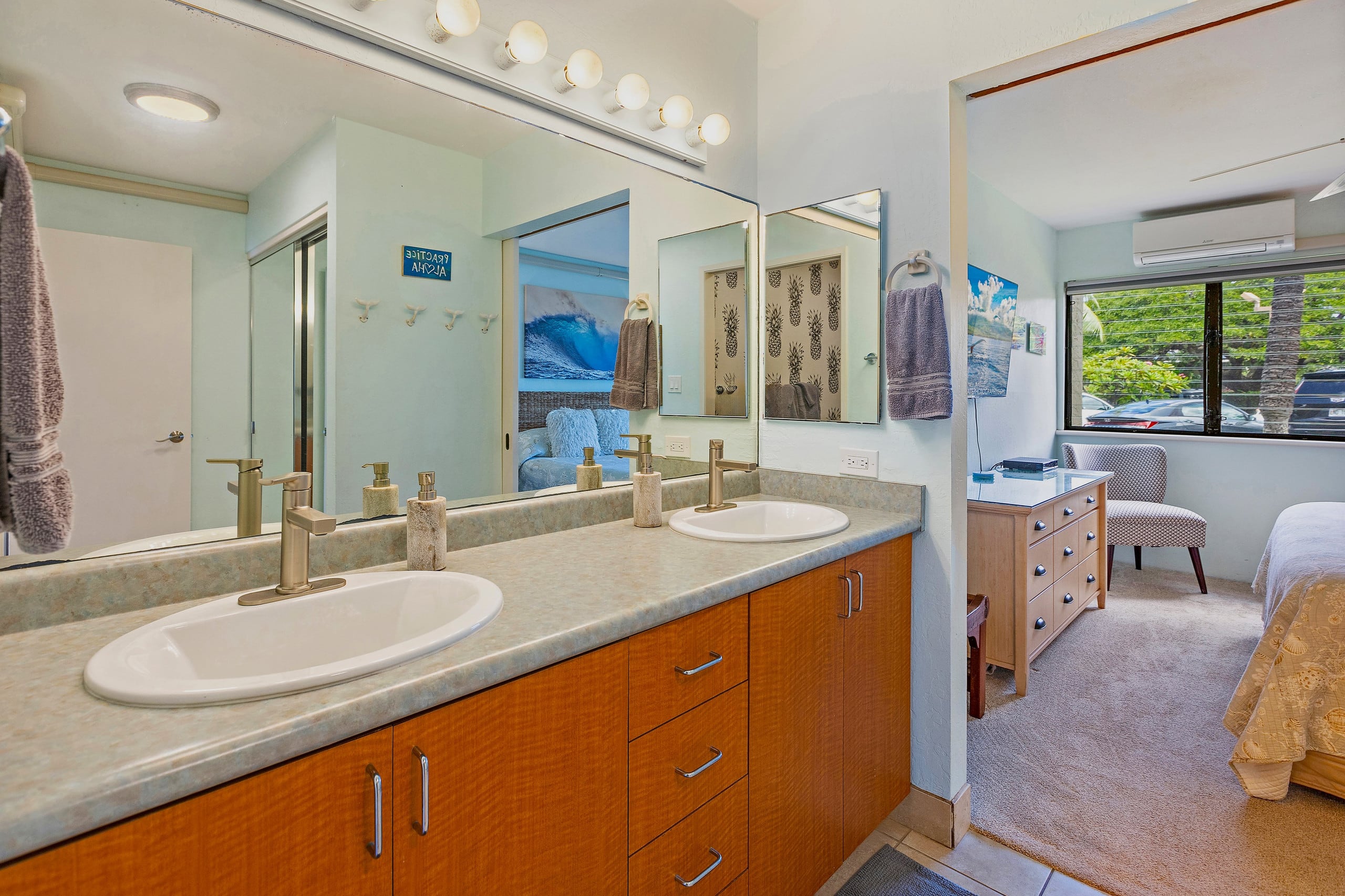 Townhouse in Lahaina · ★4.94 · 1 bedroom · 2 beds · 1 bath - Image 24