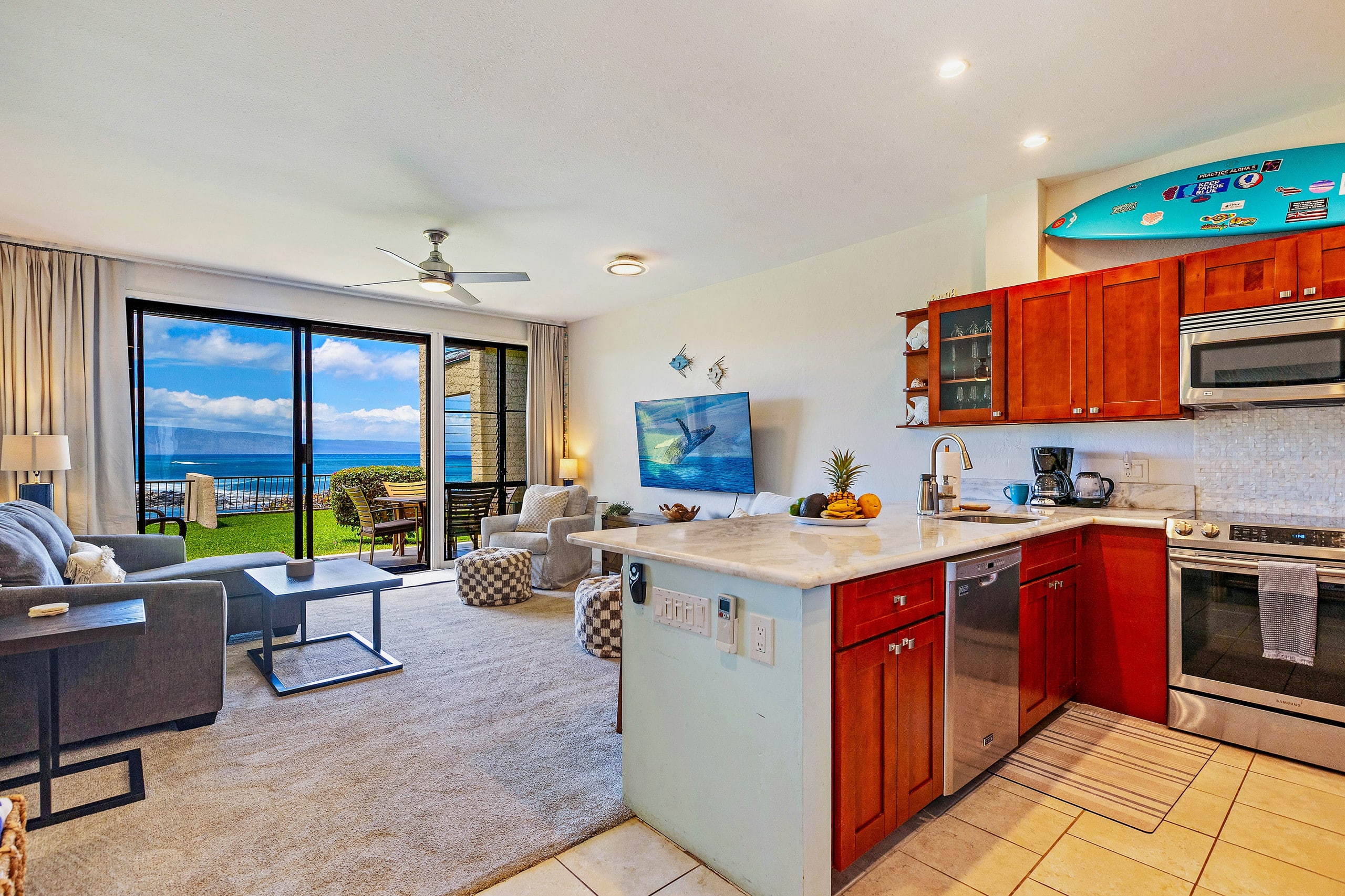Townhouse in Lahaina · ★4.94 · 1 bedroom · 2 beds · 1 bath - Image 3