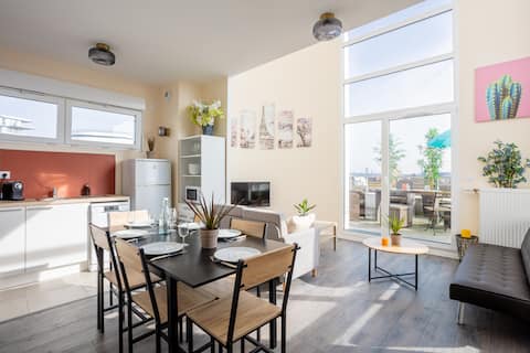 Modern 4 bedroom duplex, terrace + 2 parking spaces