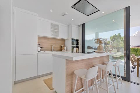 Propiedad de Airbnb exitosa: Beautiful Deluxe Garden Apartment en Fuengirola