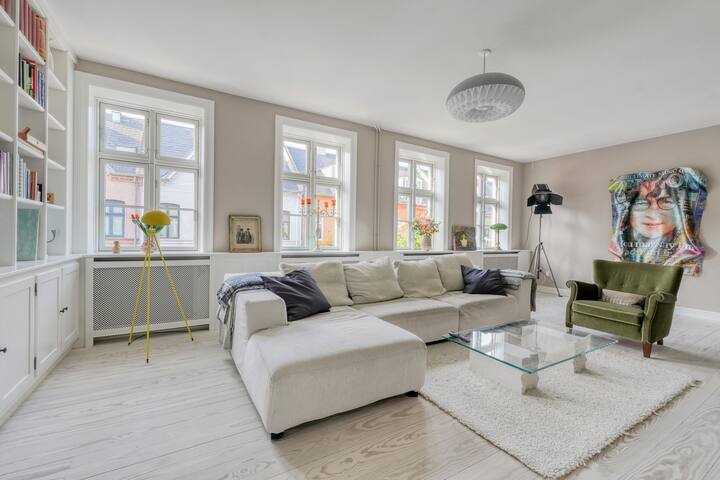 Centralt luksus byhus med have gallery image 4