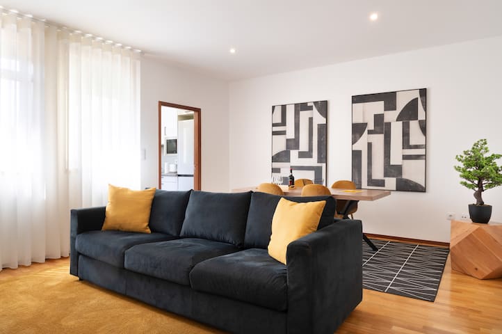 Arts Garden Y- 2BR Apt w/ |Garden|AC|Free Parking