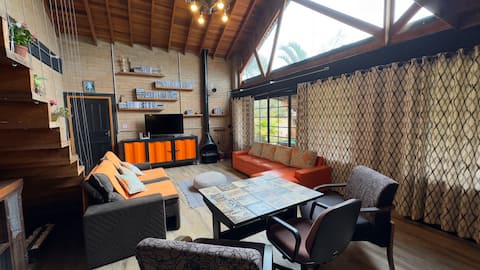 Popular Airbnb listing: HEADQUARTERS. Family space with heated pool in Bragança Paulista