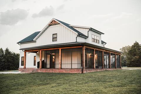 Cozy Fugitive Beach Getaway