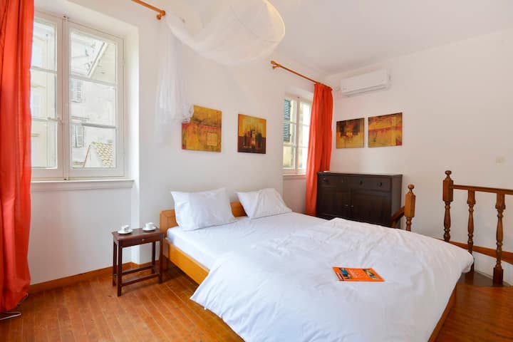 Bedroom, 2nd floor.

Double bed in the master bedroom and many windows to observe the local life in the historic town.