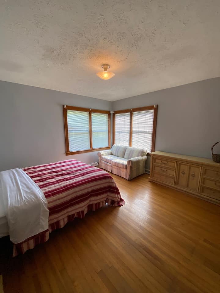 საძინებელი 1