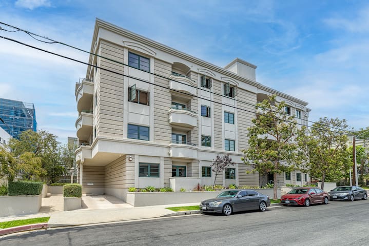 West LA+Beverly Hills+UCLA+SaMo Large Home+Parking
