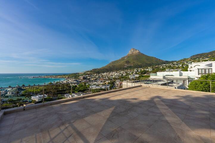 4 Bed Camps Bay Magnificent 180deg Views gallery image 2