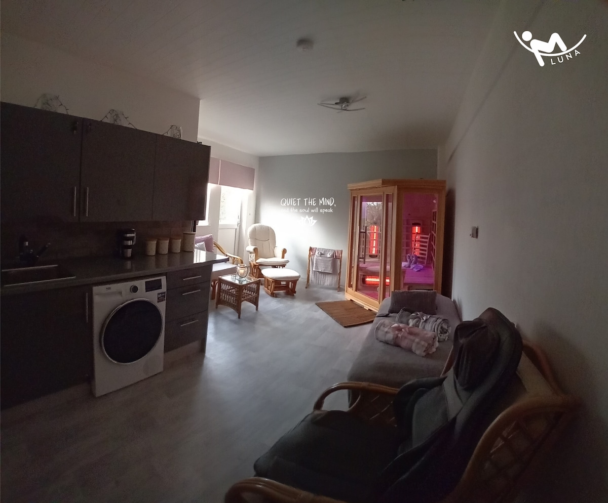 我们的全部优惠可在https://www.facebook.com/lunarestandrelax上找到
另请查看我们的视频，网址为： 
https://www.tiktok.com/ @ luna36423
https://www.instagram.com/lunarestandrelax
