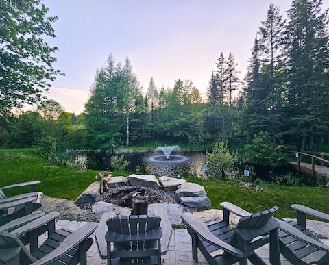 Rondial Cottage: Lrg. Kitchen, Hot Tub, Pool &More