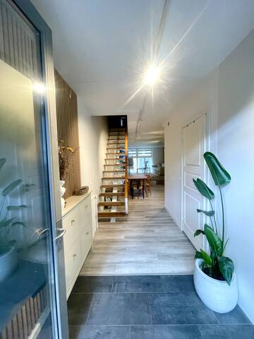 Private canal house on water in Copenhagen, DK gallery image 4