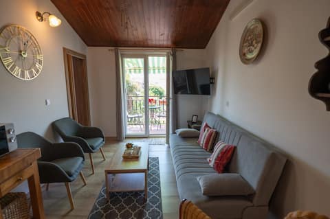 Popular Airbnb listing: Apartment Deša in Kaštel Lukšić