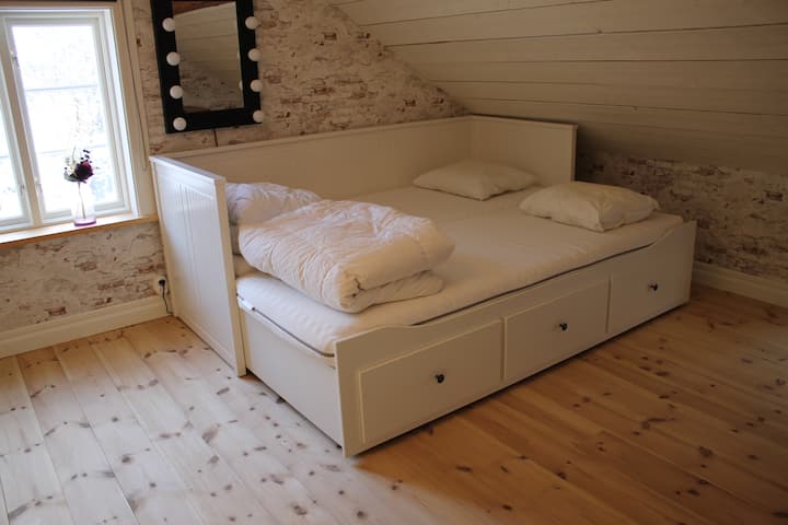 საძინებელი 1