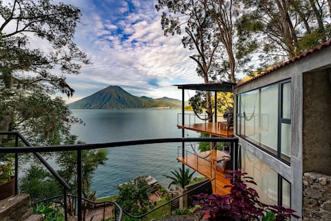 Lakefront Volcano View Villa(La Vista Maya)