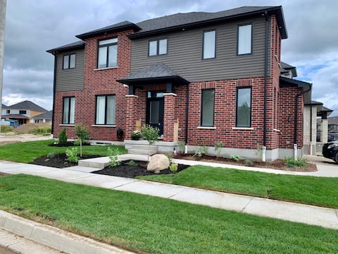 Brand new modern home in Breslau