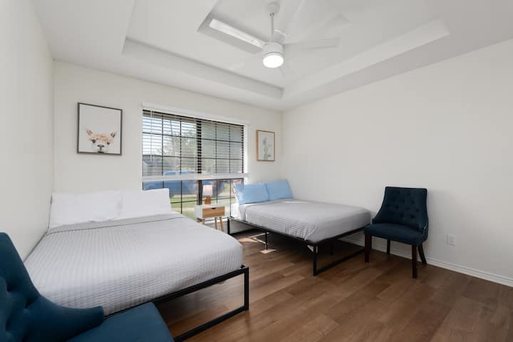 Соба 2
Два кревета во целосна големина.