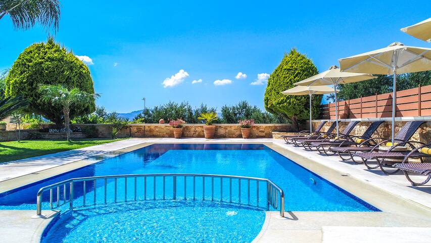 3′ to Beach / Private Pool / Playground / BBQ gallery image 2