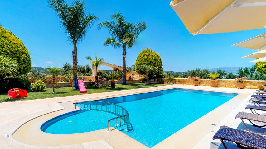 3′ to Beach / Private Pool / Playground / BBQ gallery image 4