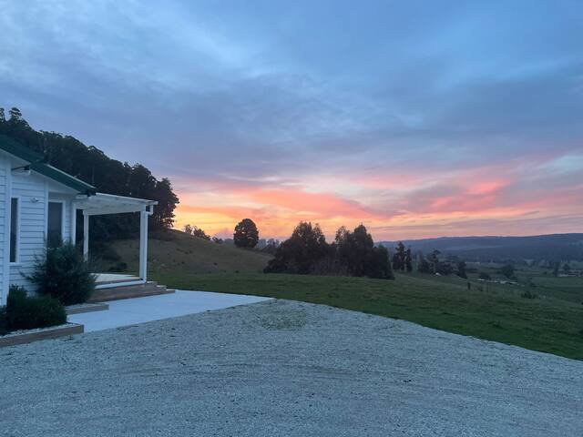 Hilltop Escape-Serenity Lives Here gallery image 5