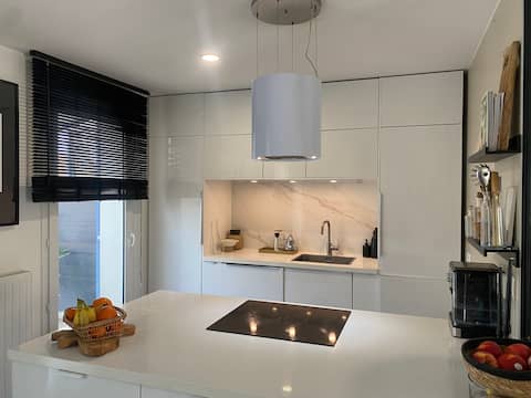 Disney & Paris Family House