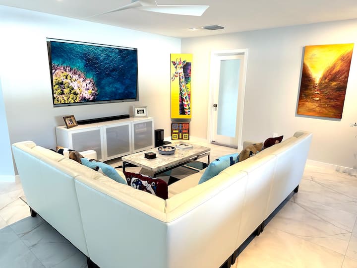 Spacious Retreat With Heated Pool & 1/3 Acre Lot - Fort Lauderdale