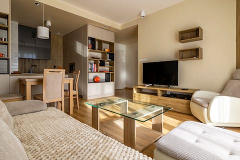 Top performing Airbnb: New Comfortable Apartment by Metro Station in Żoliborz