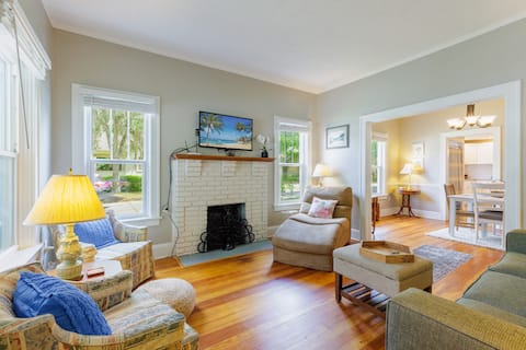 Popular Airbnb listing: Yellow Gate Cottage in De Land