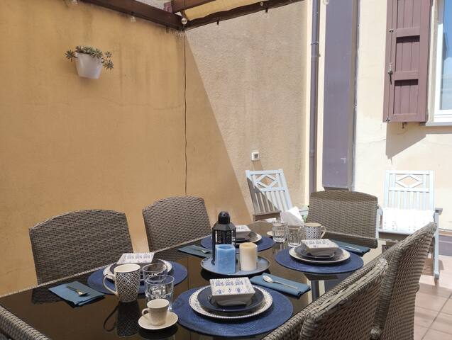 Kika – central spacious and quiet with terrace gallery image 4