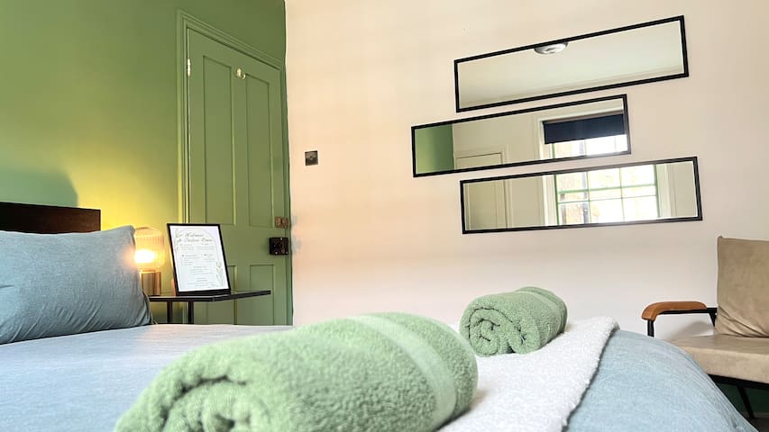 Entire 3 Bedroom House in Central London