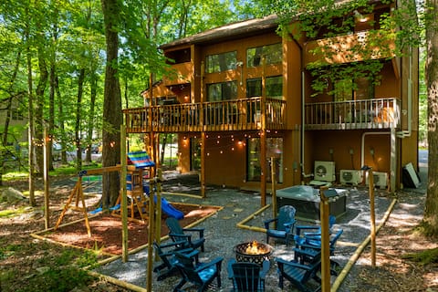 4BR Game Cabin! Mini Golf, Hot Tub, Fire Pit