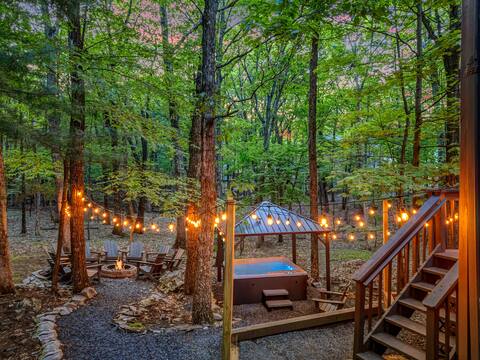 Huge Private Serenity Hot Tub, Fire Pit, Game Room