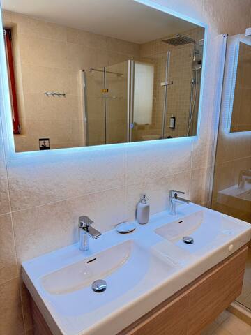 FamilyVilla, Luxury Apartment 1 gallery image 2