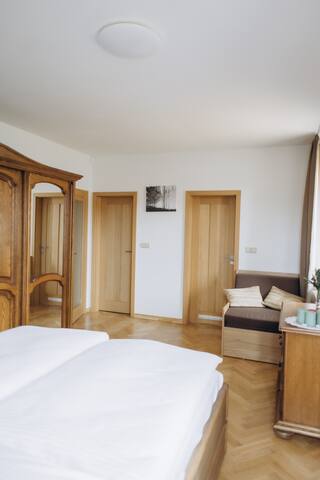 FamilyVilla, Luxury Apartment 1 gallery image 4