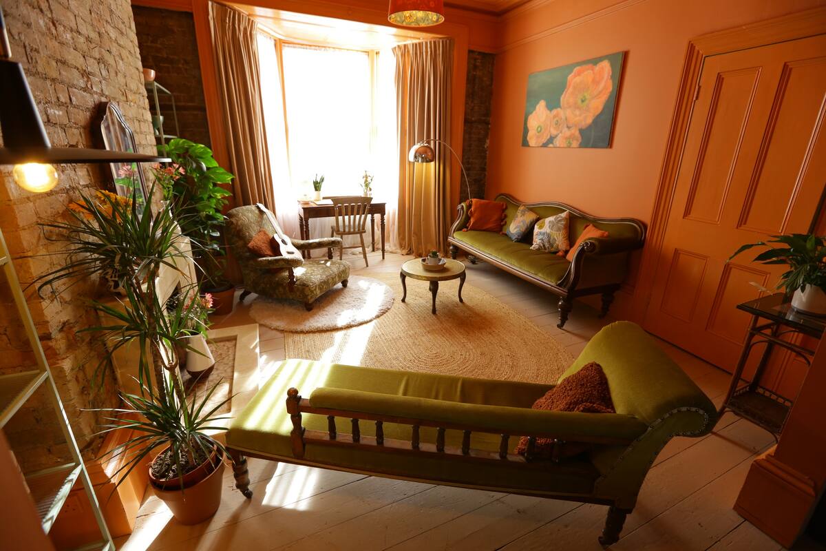 Top Airbnb: Unique & Colourful Townhouse in Central Margate à Manston