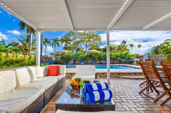 Beach and Sand/4Bdrooms/Minigolf/7 Min to Beach gallery image 5