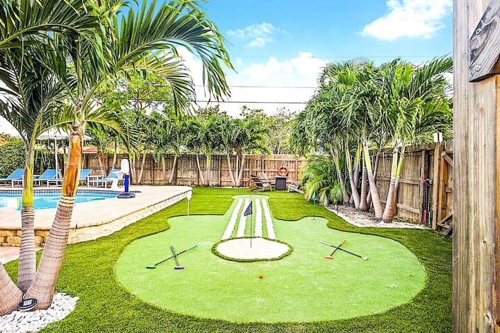 Beach and Sand/4Bdrooms/Minigolf/7 Min to Beach gallery image 3