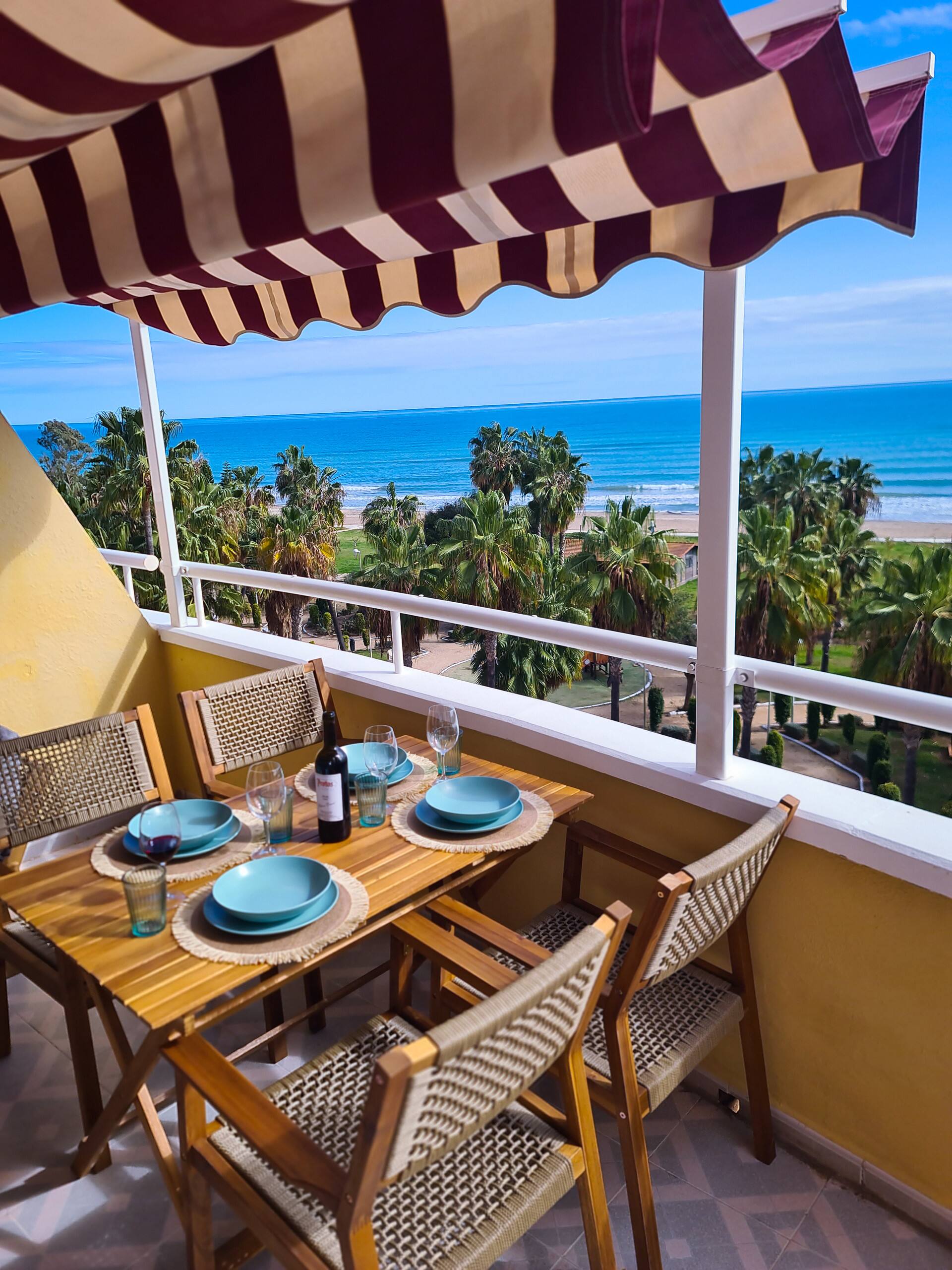 Seaside, pool, parking, Wi-Fi, 6 people