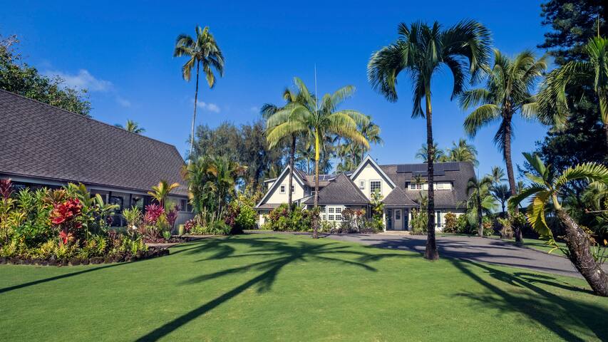 Oceanfront Dolphin House Hanalei gallery image 5