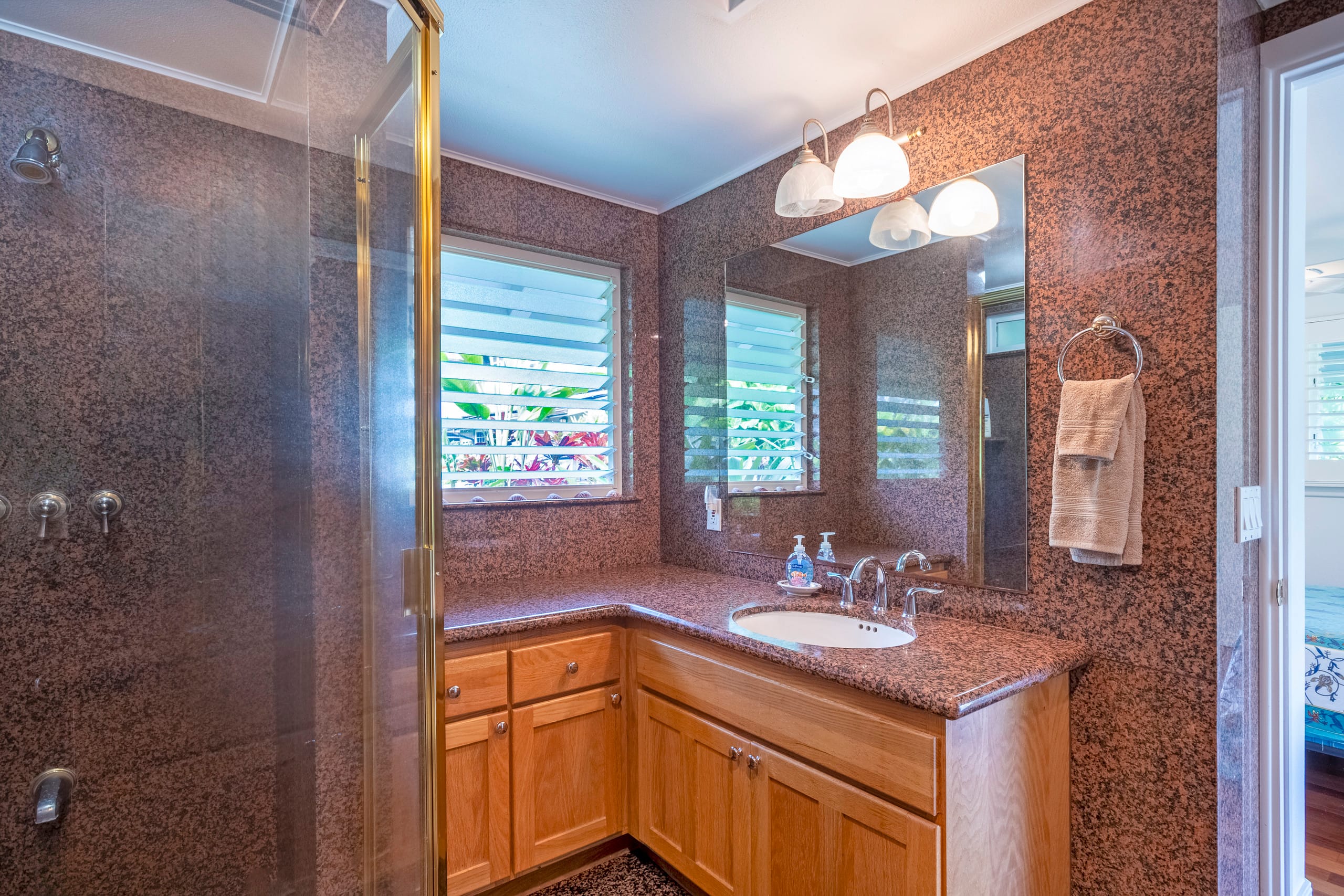 Home in Hanalei · ★5.0 · 7 bedrooms · 7 beds · 6.5 baths - Image 53