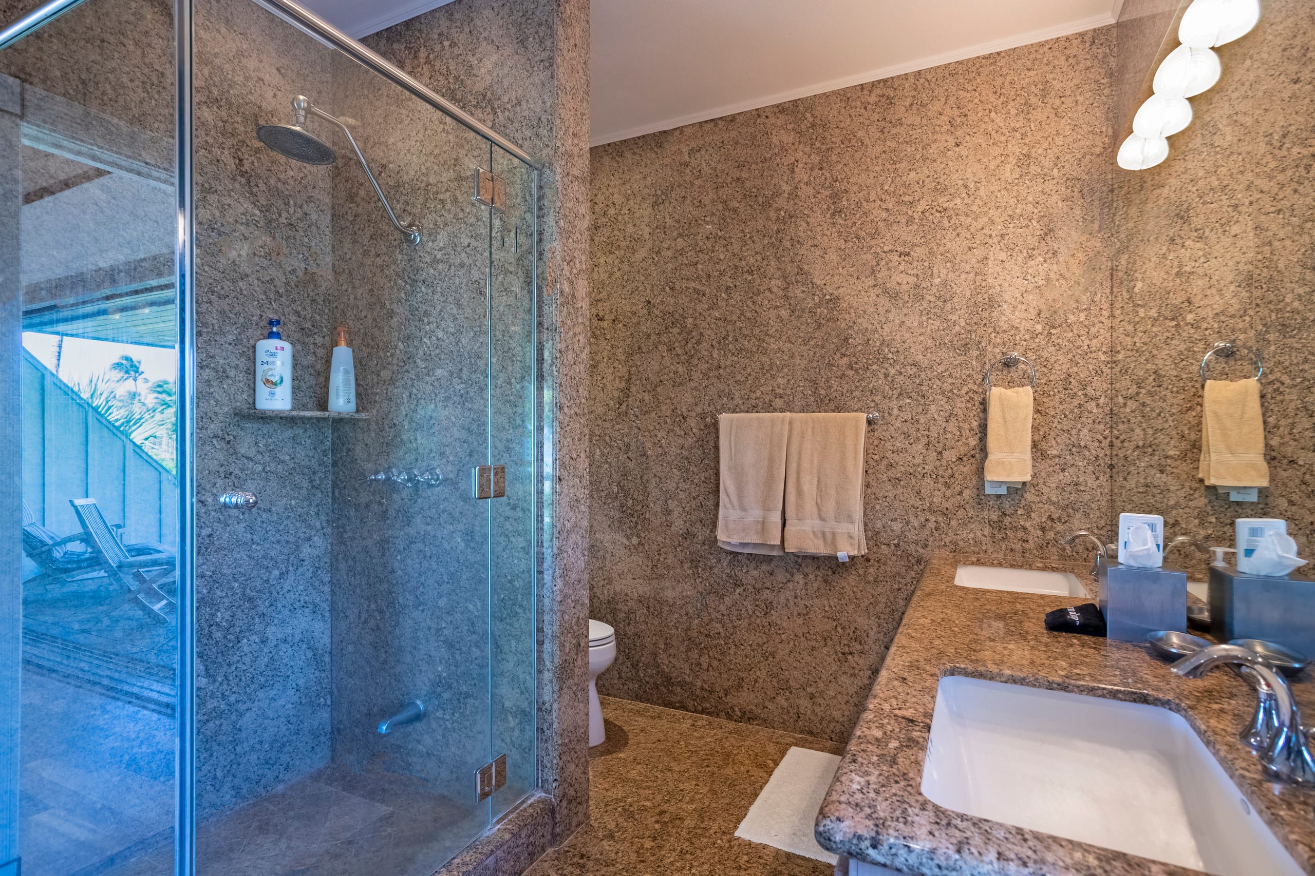 Home in Hanalei · ★5.0 · 7 bedrooms · 7 beds · 6.5 baths - Image 44