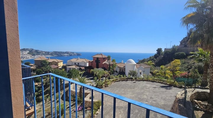 Seaview 2-bed Apartment | Pool, Terrace & Padel - Costa Tropical