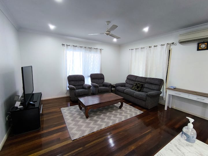 Elegant Home Mins From University Hospital /River - Townsville