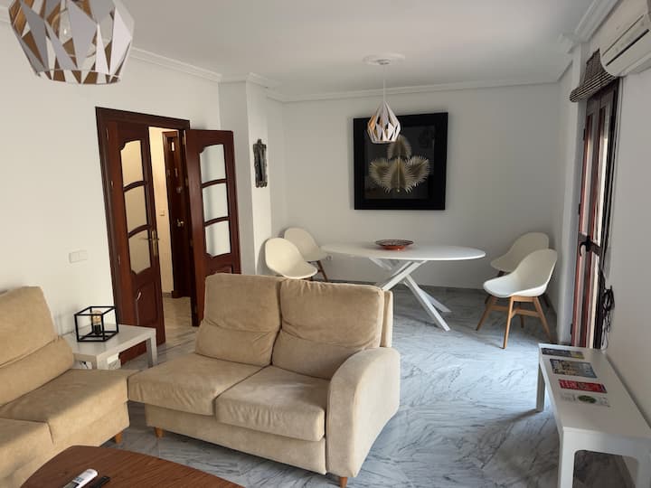 Encanto Urbano: Piso Céntrico Totalmente Equipado - Lebrija, España